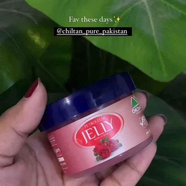 Strawberry Petroleum Jelly - Nourishing and Protecting Skincare with a Sweet Strawberry Scent - Image 2